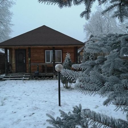 Hotel Usadba Kupalinka Ostrovo Exterior foto