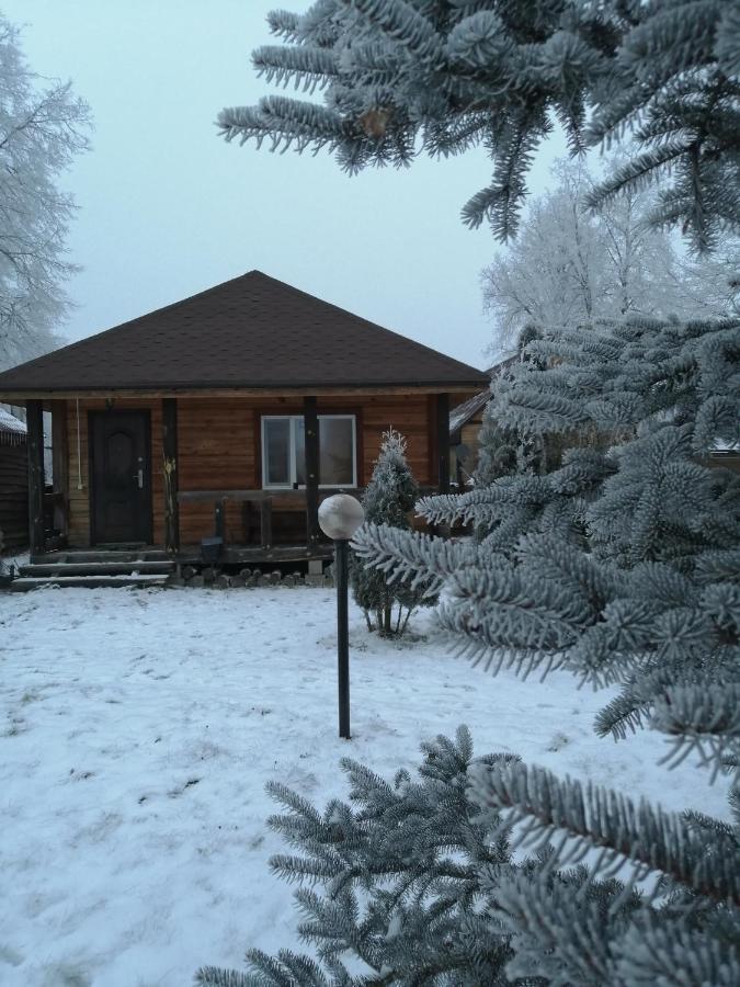 Hotel Usadba Kupalinka Ostrovo Exterior foto